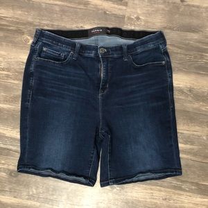 Torrid premium stretch Bermuda jean shorts 18